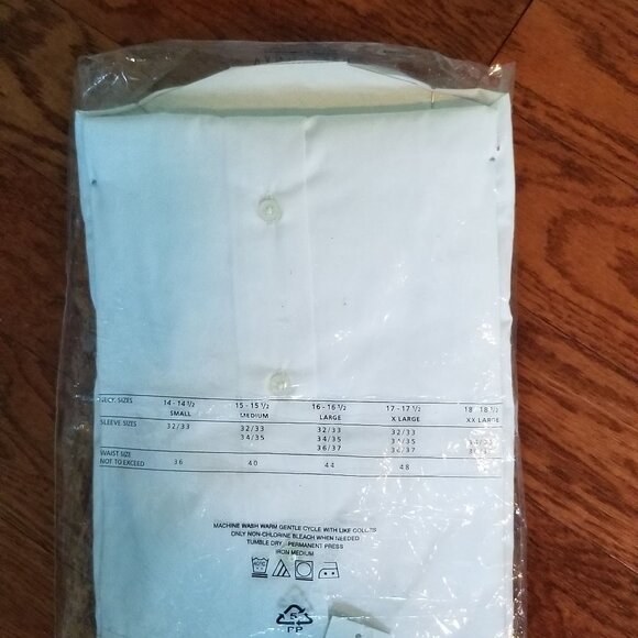 NWT LONG sleeve Van Heusen dress shirt - Picture 8 of 8